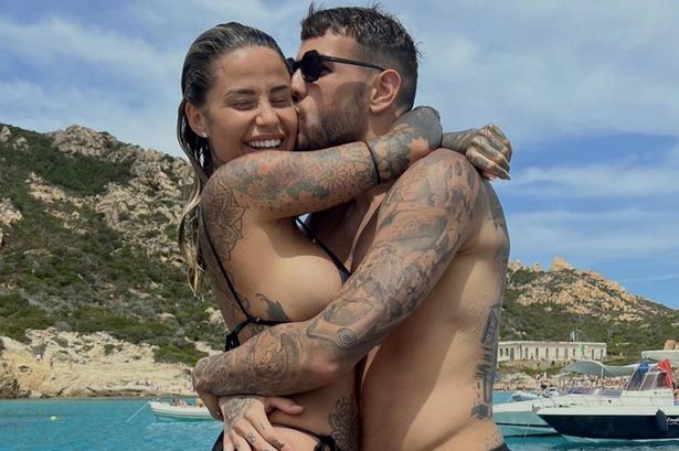 Manchester United target Theo Hernandez (R) is dating stunning Italian model Zoe Cristofoli (L)