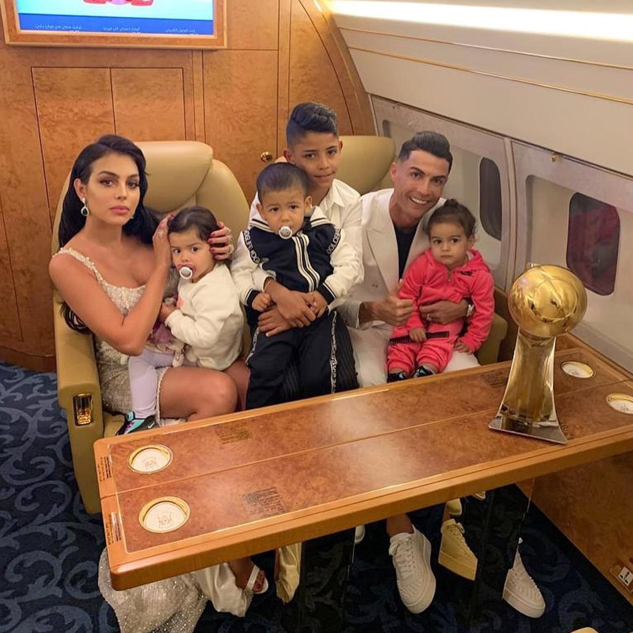 Cristiano Ronaldo twins: Cristiano Ronaldo Wife: Ronaldo Mother, Children,  Family